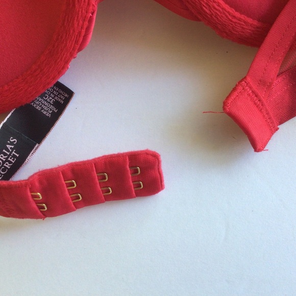 VICTORIAS SECRET VERY SEXY PUSH UP BRA RED… - Picture 13 of 15